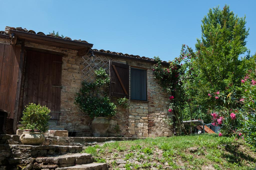 Agriturismo La Solagna Villa Montebello di Bertona Exterior foto